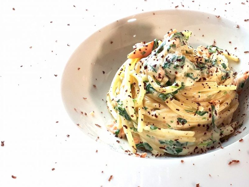 Spaghetti salmone e rucola con&nbsp;cioccolato